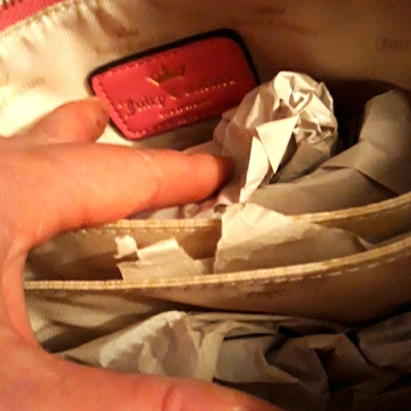 NWT, Beautiful  Juicy Couture cross body purse - Picture 15 of 16